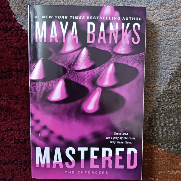 Enforcers Book 1 Maya Banks - Picture 1 of 2